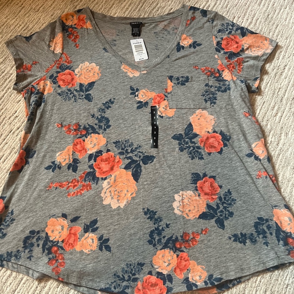 Torrid Gray Floral Short Sleeve Top